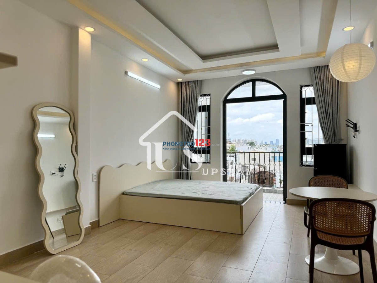 Căn Hộ Penthouse Full Nội Thất – Ban Công Rộng, View Thoáng – Gần Etown & Sân Bay Tân Sơn Nhất