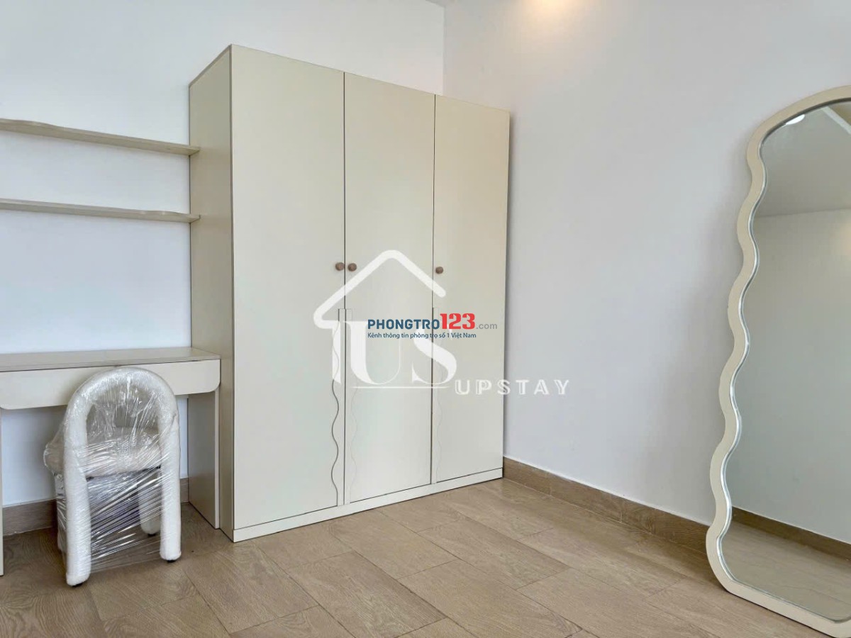 Căn Hộ Penthouse Full Nội Thất – Ban Công Rộng, View Thoáng – Gần Etown & Sân Bay Tân Sơn Nhất