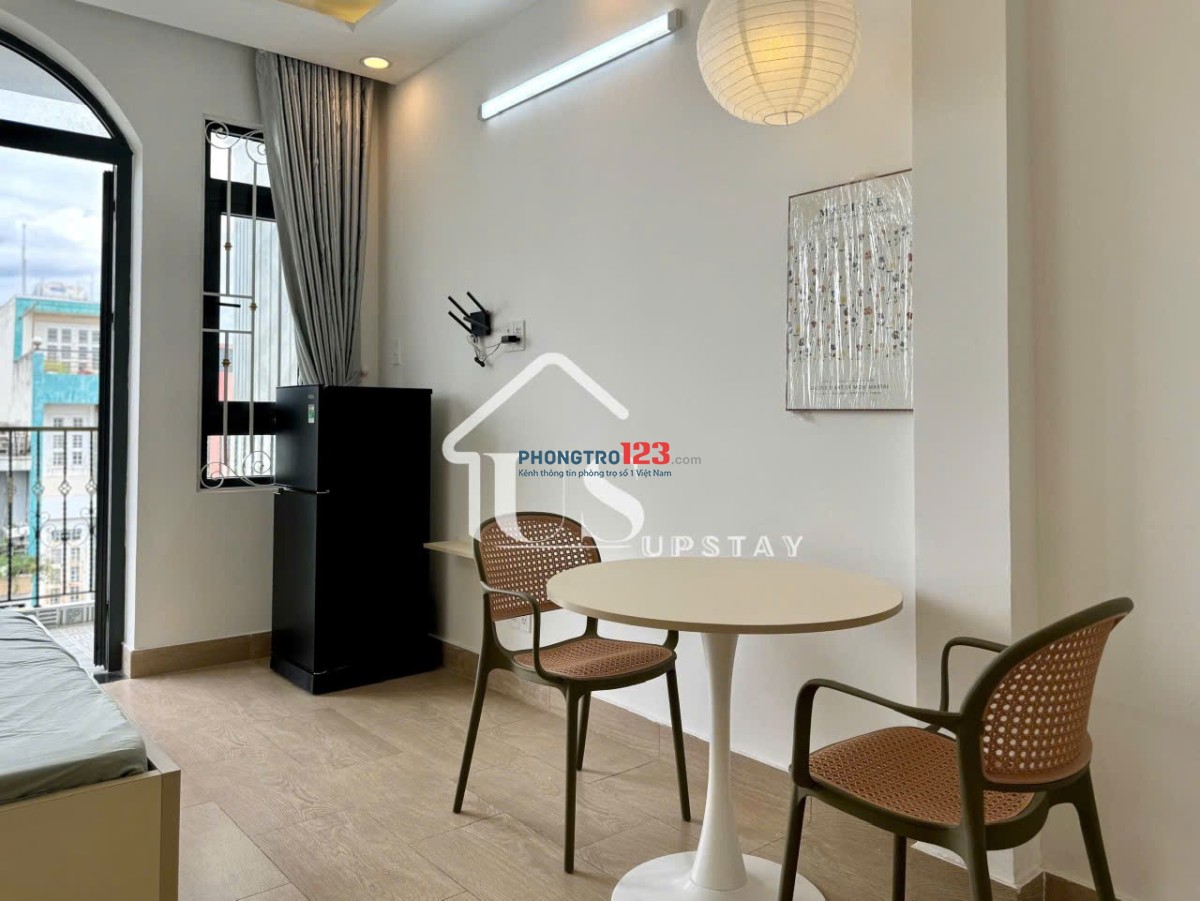 Căn Hộ Penthouse Full Nội Thất – Ban Công Rộng, View Thoáng – Gần Etown & Sân Bay Tân Sơn Nhất