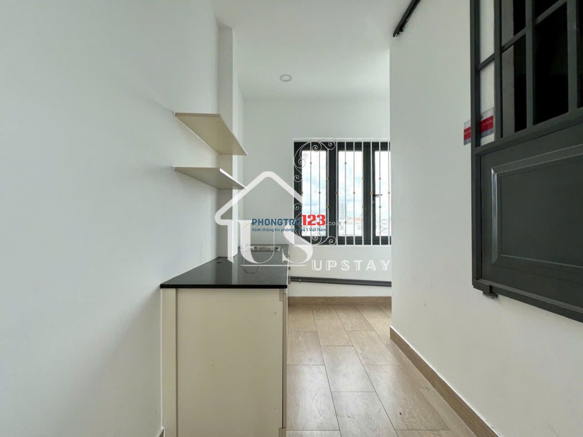 Căn Hộ Penthouse Full Nội Thất – Ban Công Rộng, View Thoáng – Gần Etown & Sân Bay Tân Sơn Nhất