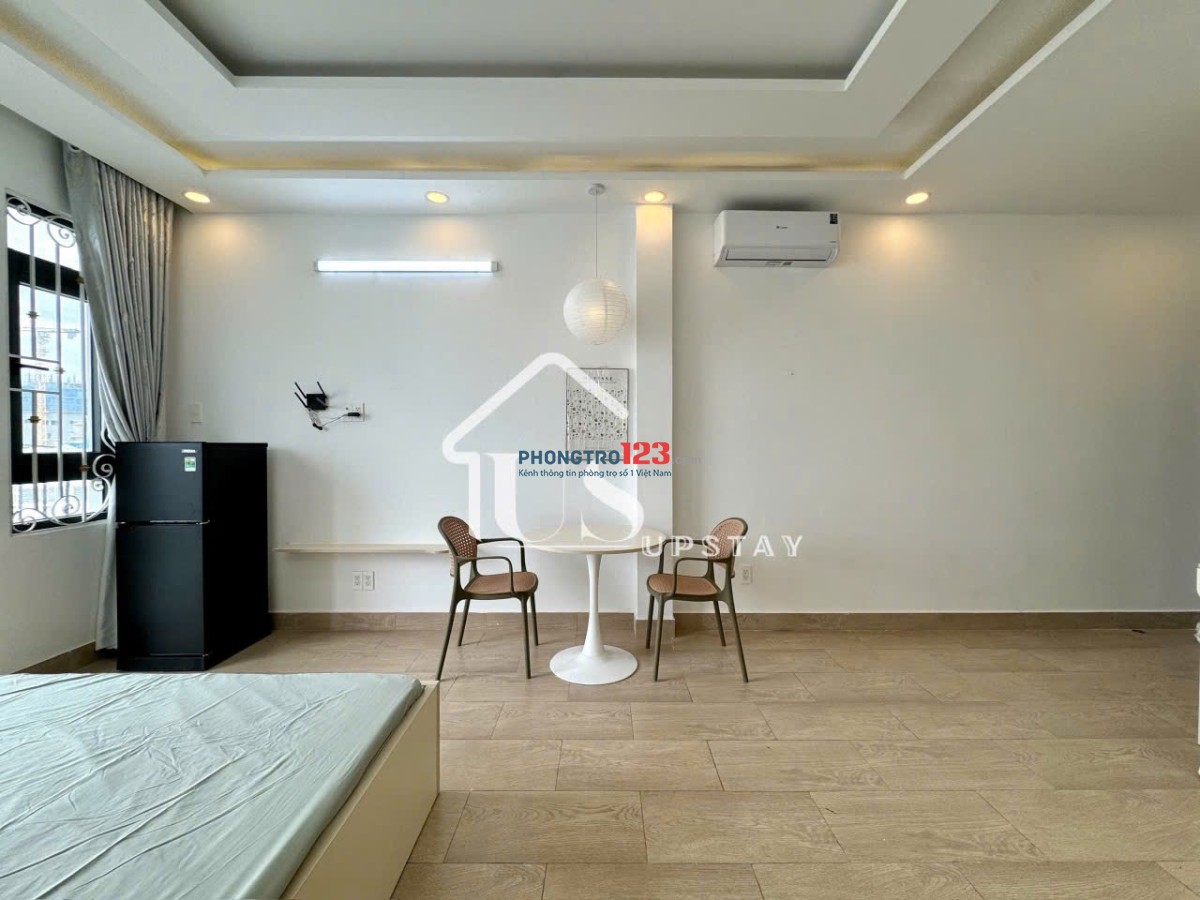 Căn Hộ Penthouse Full Nội Thất – Ban Công Rộng, View Thoáng – Gần Etown & Sân Bay Tân Sơn Nhất