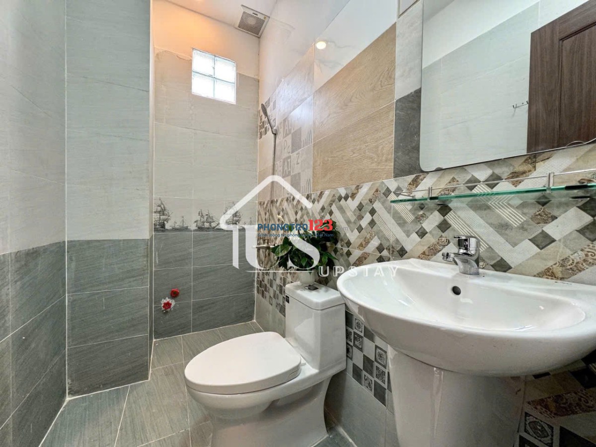 Căn Hộ Penthouse Full Nội Thất – Ban Công Rộng, View Thoáng – Gần Etown & Sân Bay Tân Sơn Nhất