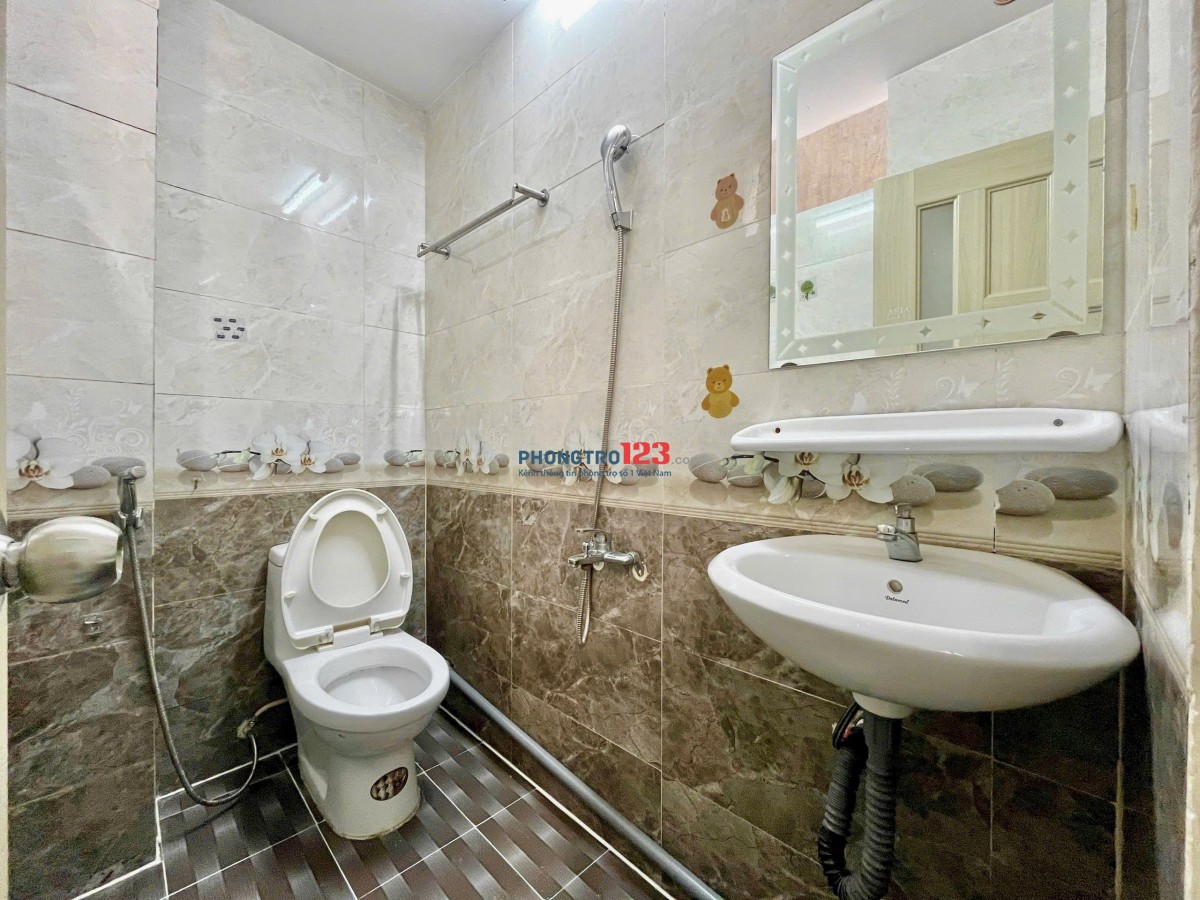 PHÒNG CHO THUÊ CỬA SỔ gần chợ Tân Định - ngay Trần Khắc Chân Q1