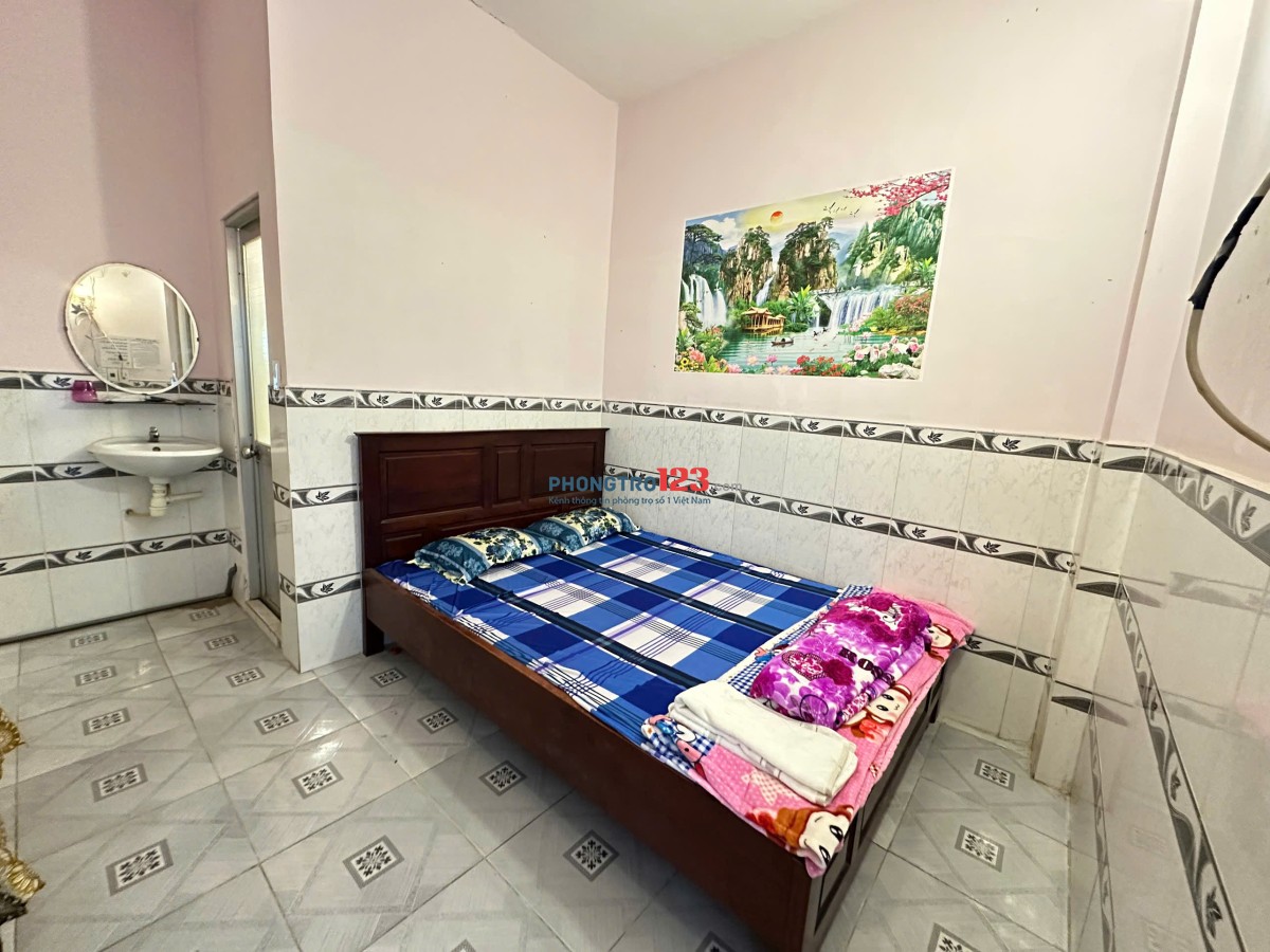 Cần cho thuê nhà nguyên căn 2 tầng Dt 130m2 tại Dĩ An Bình Dương