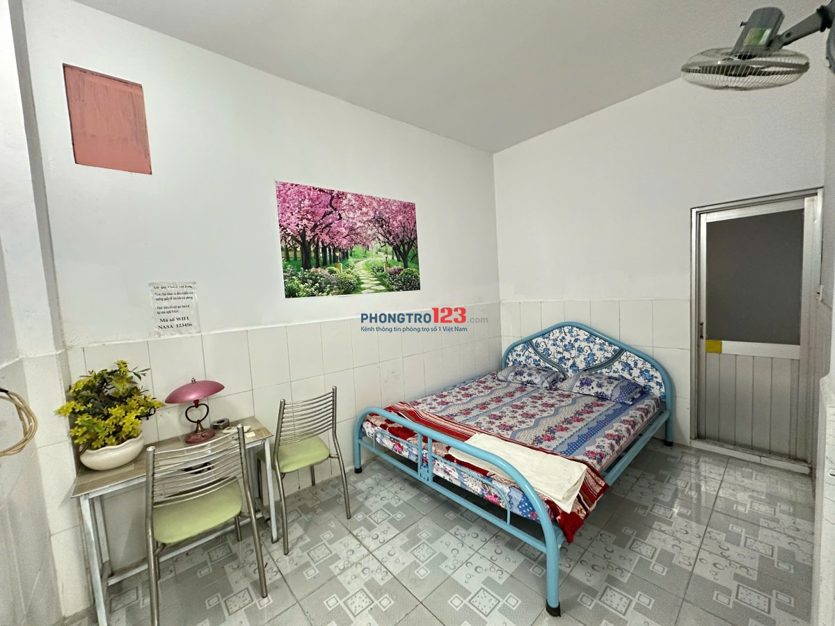 Cần cho thuê nhà nguyên căn 2 tầng Dt 130m2 tại Dĩ An Bình Dương