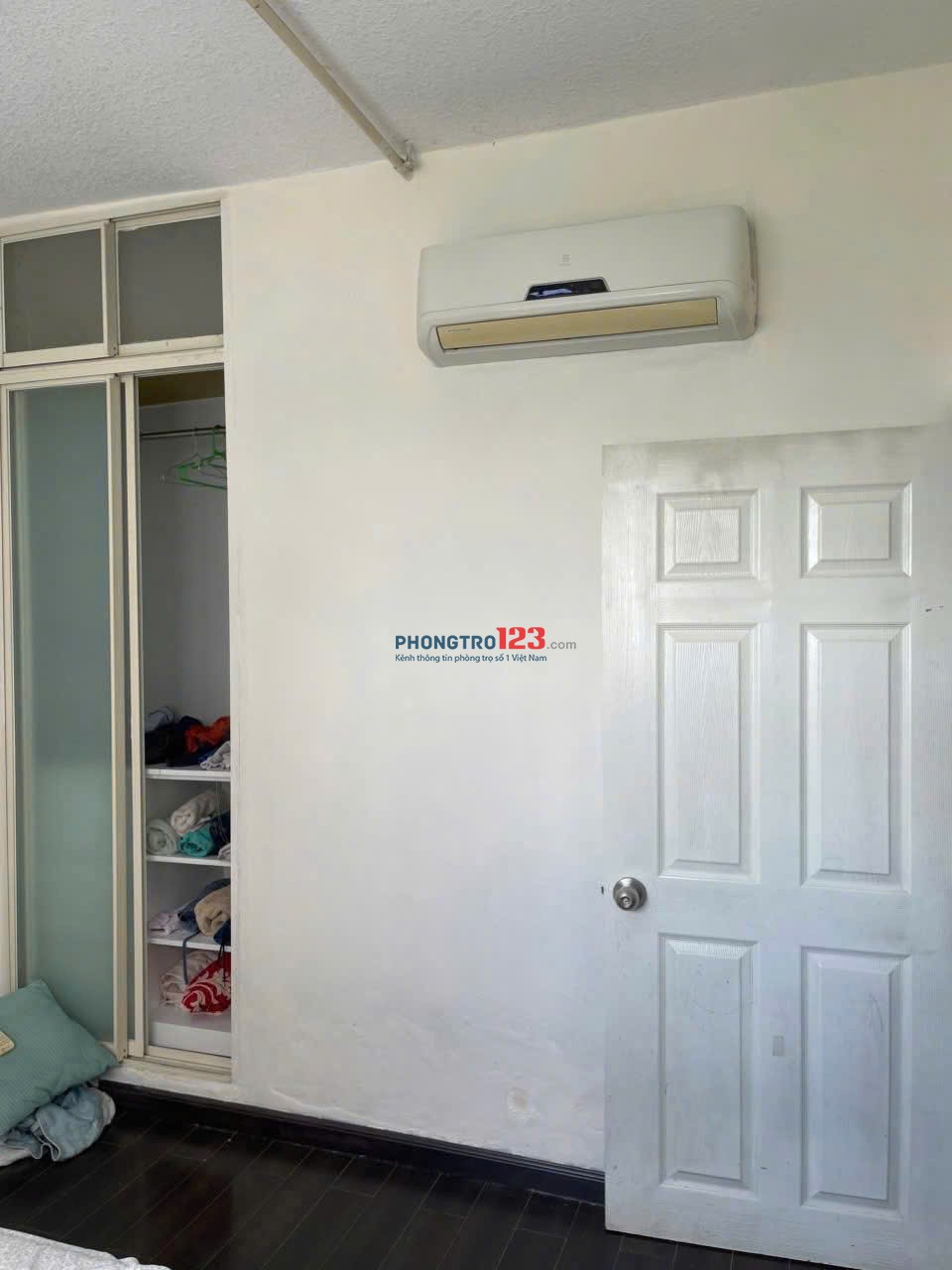 Chung cư Hoàng Sa, P.Tân Định, Q1: 2p ngủ, 9tr/th, ban công, nhà mới