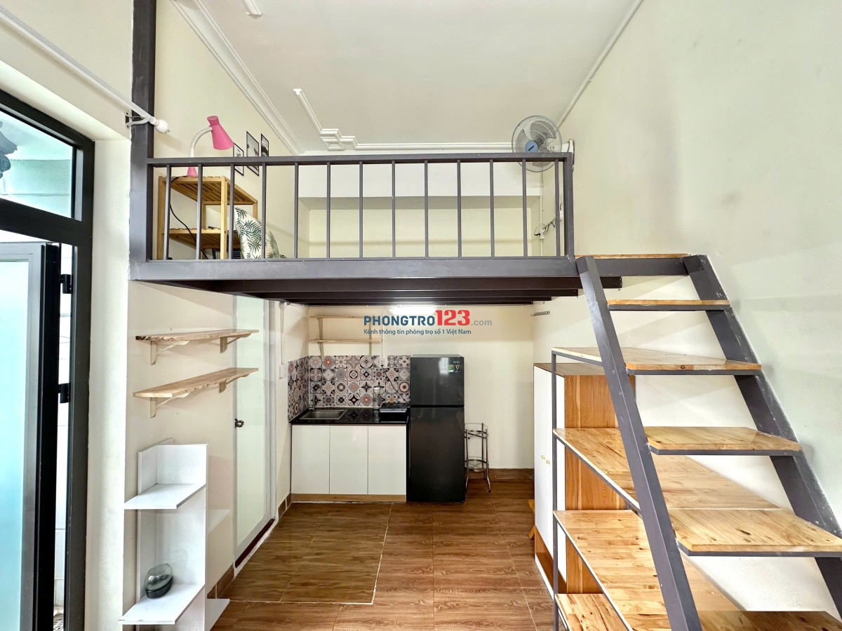 DUPLEX BAN CÔNG NGAY CÔNG VIÊN BẾN HẢI - CỔNG SAU ĐẠI HỌC VĂN LANG