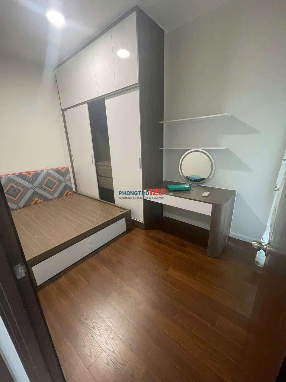 Chung cư Screc, 974A Trường Sa, Q3: 2p ngủ, full NT, giá 13triệu