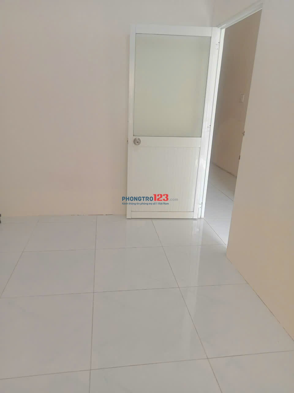 Phòng máy lạnh, phòng thường giá tốt Q12