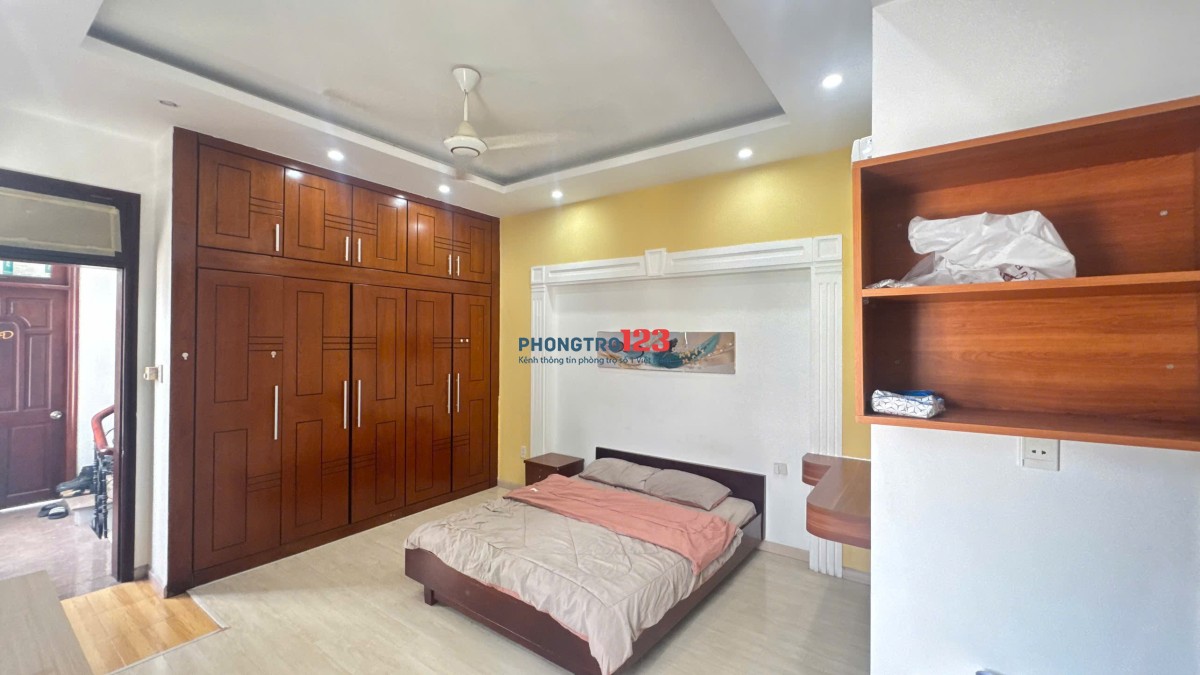 Căn Thang Máy hầm Xe - Ngay Chợ Tân Định - Công Viên Lê Văn Tám