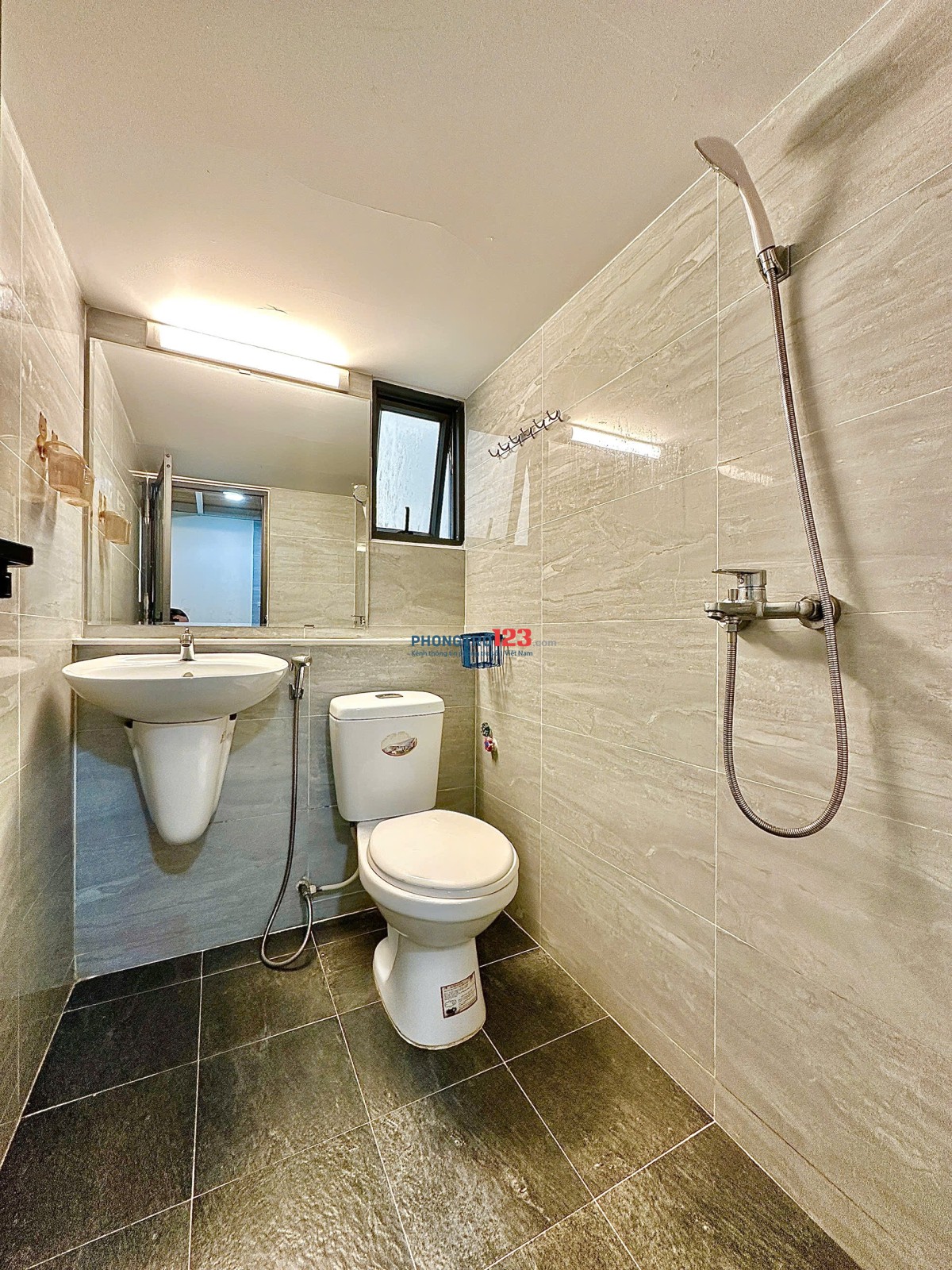 Phòng Gác Lửng An Ninh Ngay Sân Bay, CV Gia Định