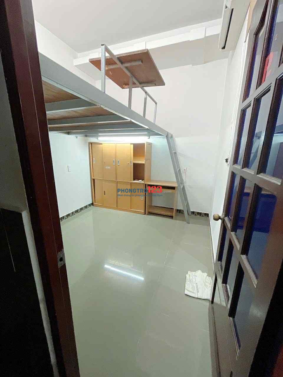 PASS TRỌ 2TR8 NGAY CÔNG VIÊN LÀNG HOA