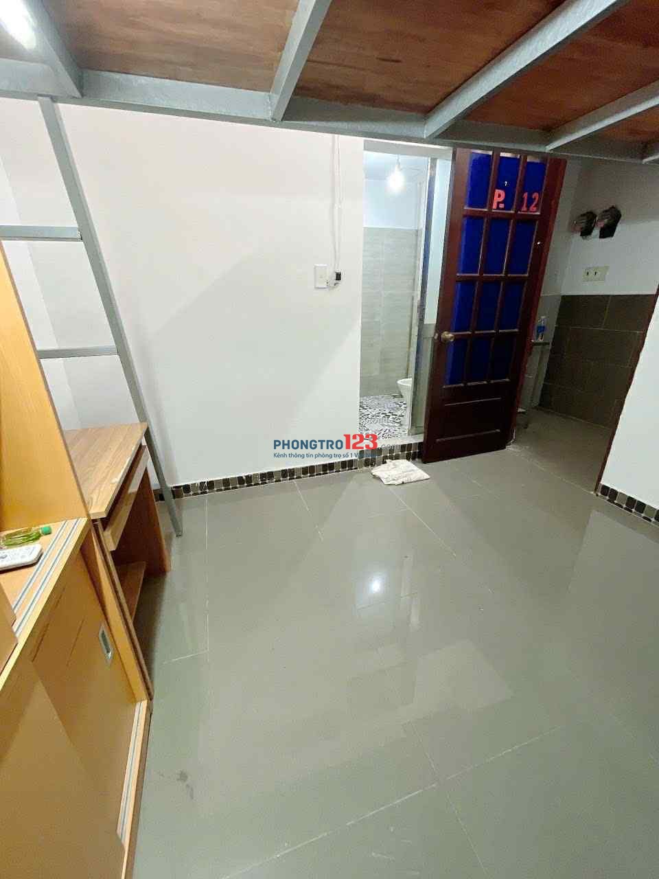 PASS TRỌ 2TR8 NGAY CÔNG VIÊN LÀNG HOA