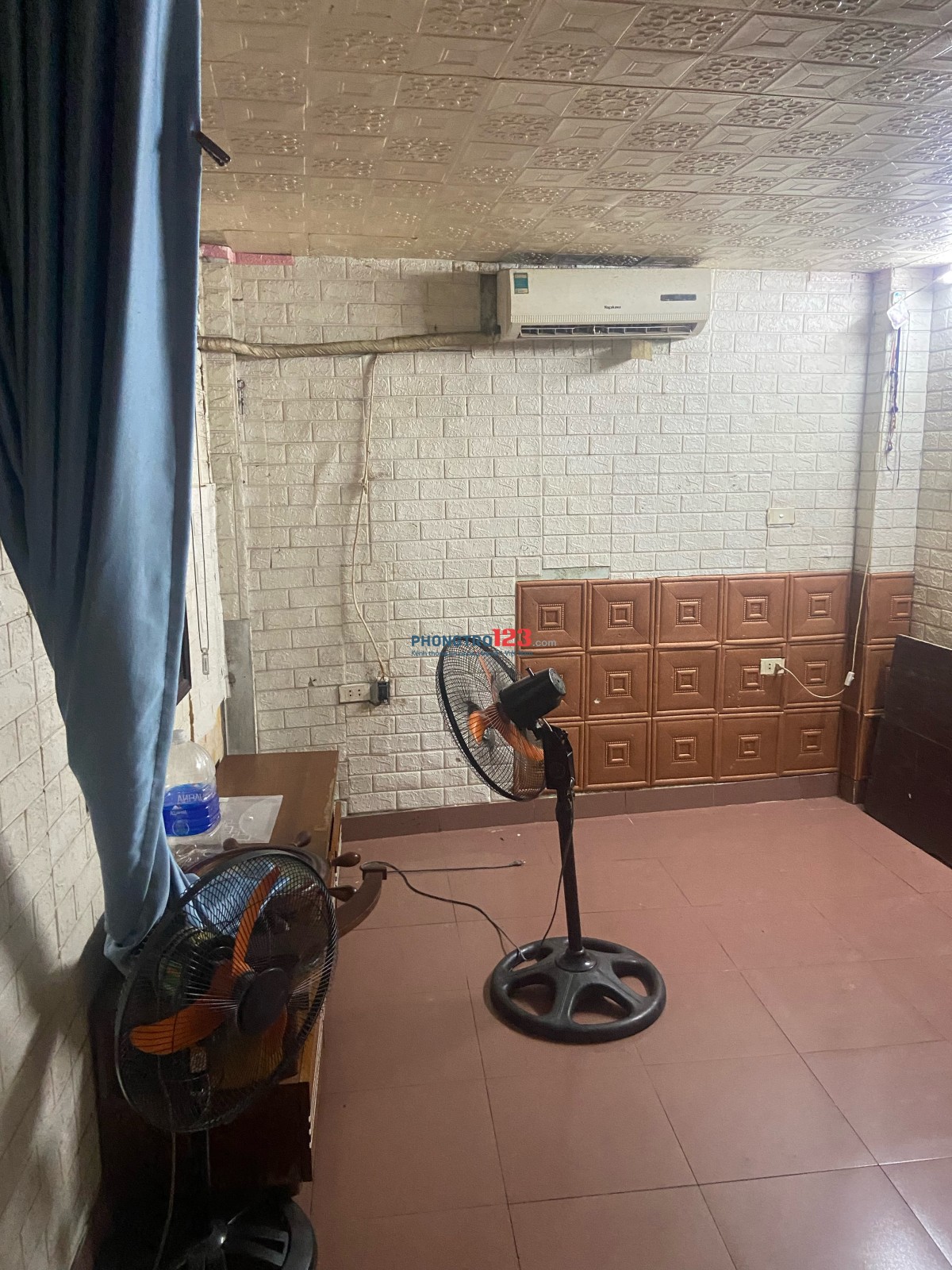 Cho thuê nhà tầng 1. Có gác lửng.