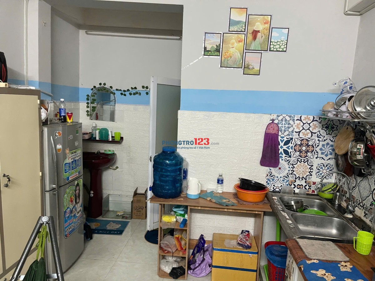 Phòng trọ giờ giấc tự do, có máy lạnh, thuận tiện đi lại