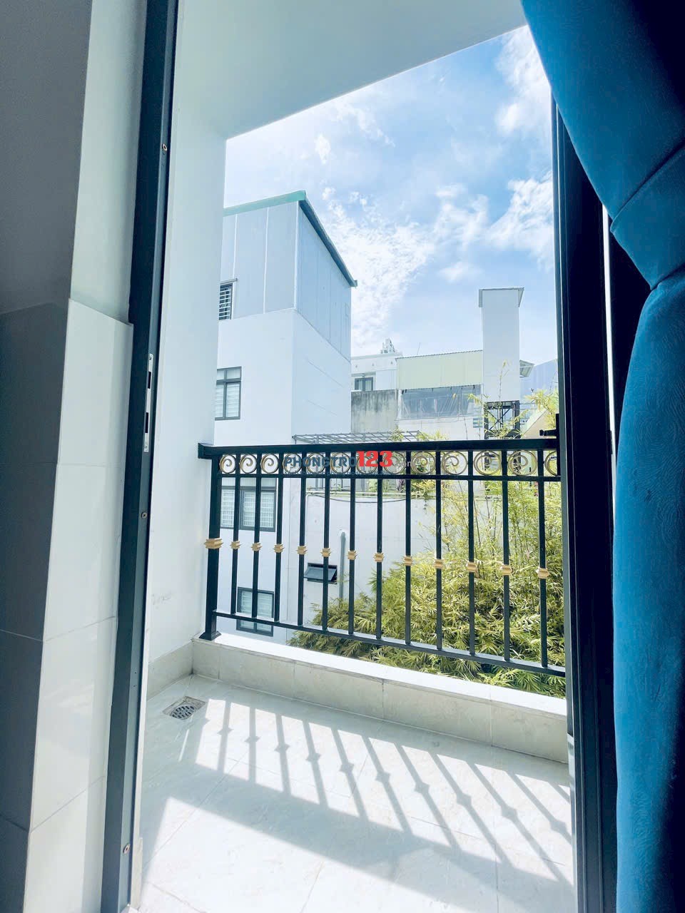 PHÒNG MỚI XÂY FULL NỘI THẤT CÓ BAN CÔNG LỚN NẰM NGAY THÍCH QUÃNG ĐỨC,PHÚ NHUẬN