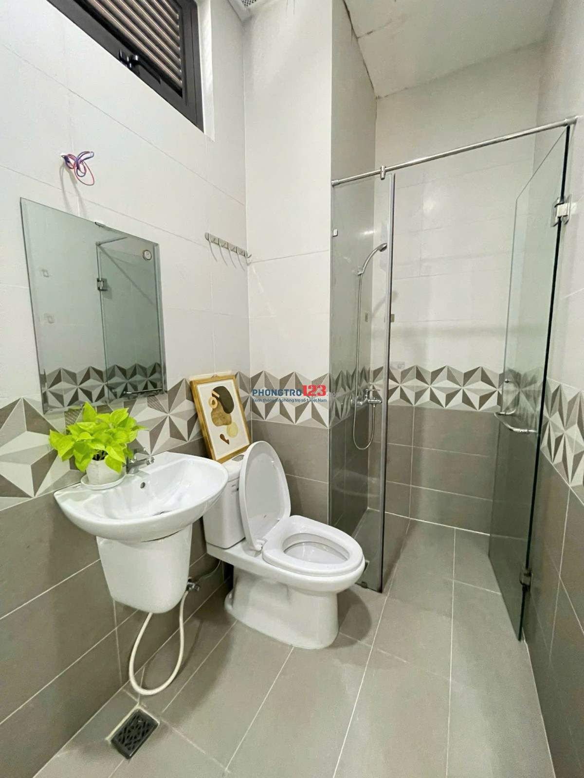 Căn full nội thất - cửa sổ thoáng - Phường Tân Quy Quận 7