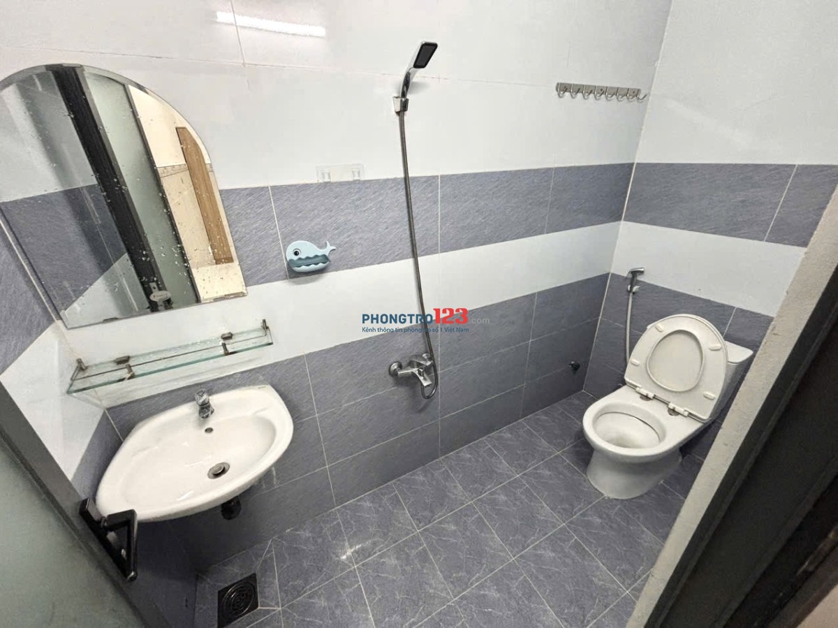 Ghép nữ 1:1 Quận 4 vào ở liền được