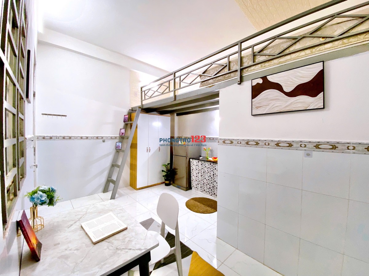 CĂN HỘ GÁC LỬNG CÓ CỬA SỔ FULL NỘI THẤT NGAY TÂN BÌNH GẦN K300