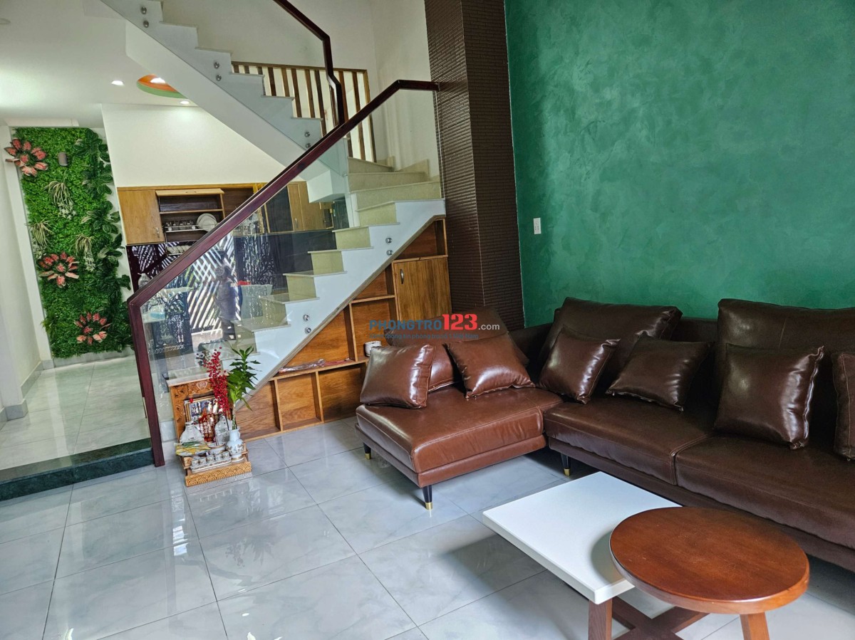 NHÀ NGUYÊN CĂN CHÍNH CHỦ FULL NỘI THẤT, 1 TRỆT 2 LẦU, HẺM XE HƠI - GẦN FPT, ĐH UFM, NTTU.