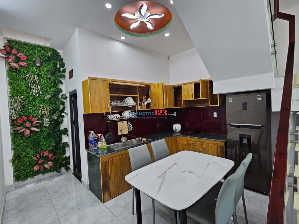 NHÀ NGUYÊN CĂN CHÍNH CHỦ FULL NỘI THẤT, 1 TRỆT 2 LẦU, HẺM XE HƠI - GẦN FPT, ĐH UFM, NTTU.