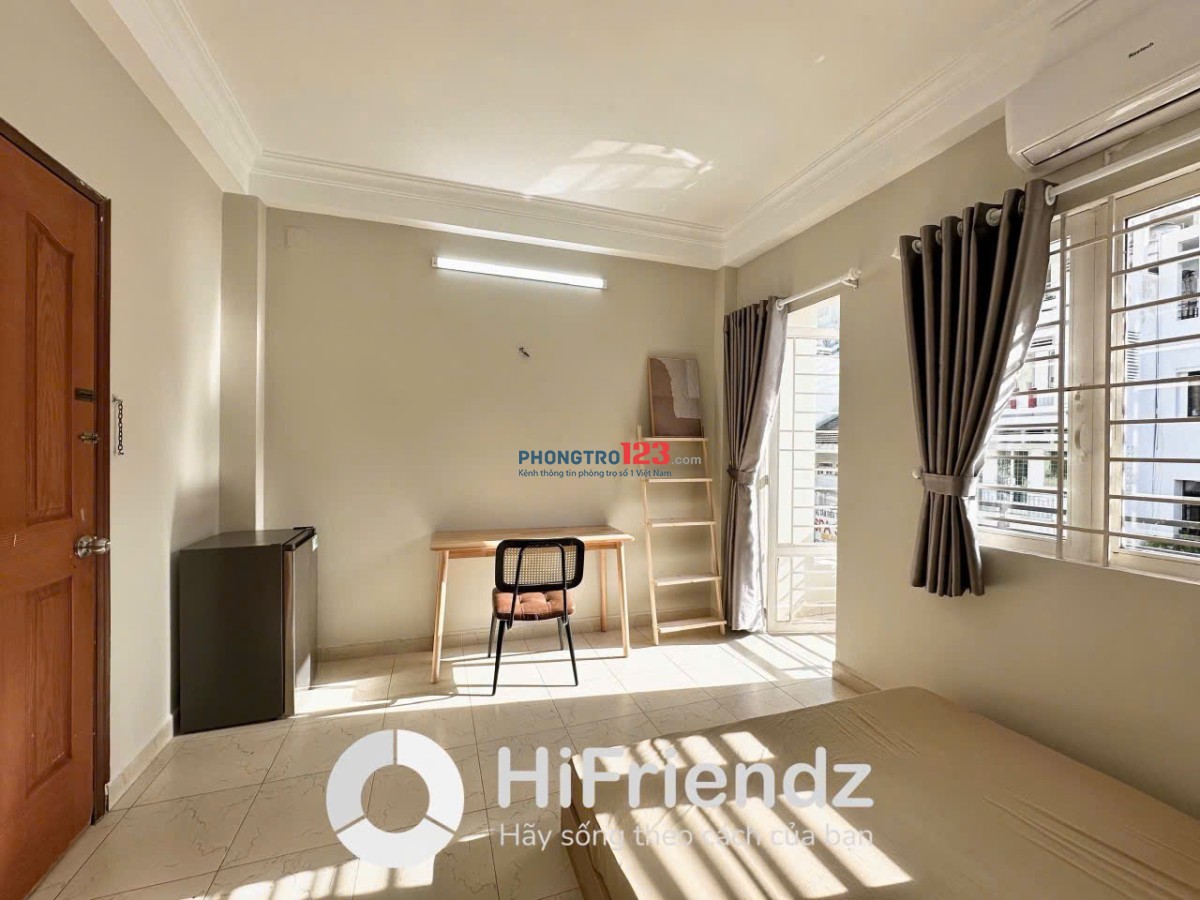 Cho Thuê Phòng Ban Công Cửa Sổ - Ngay Chợ Tân Định - Bờ Kè Hoàng Sa - ĐH Kinh Tế - PN