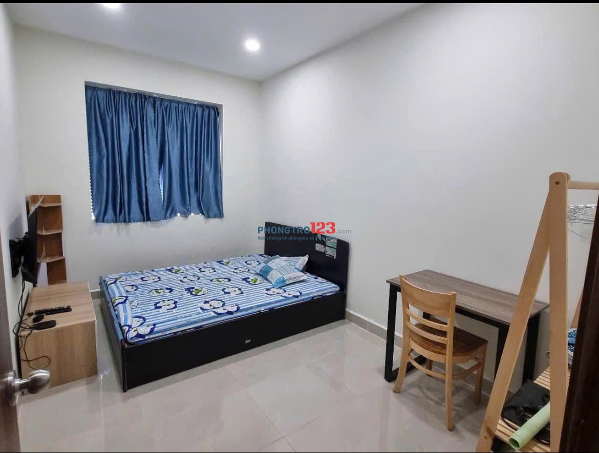 Chung cư Miếu Nổi, Vũ Huy Tân, BT: 72m2, 2p ngủ có ban công, 11tr.