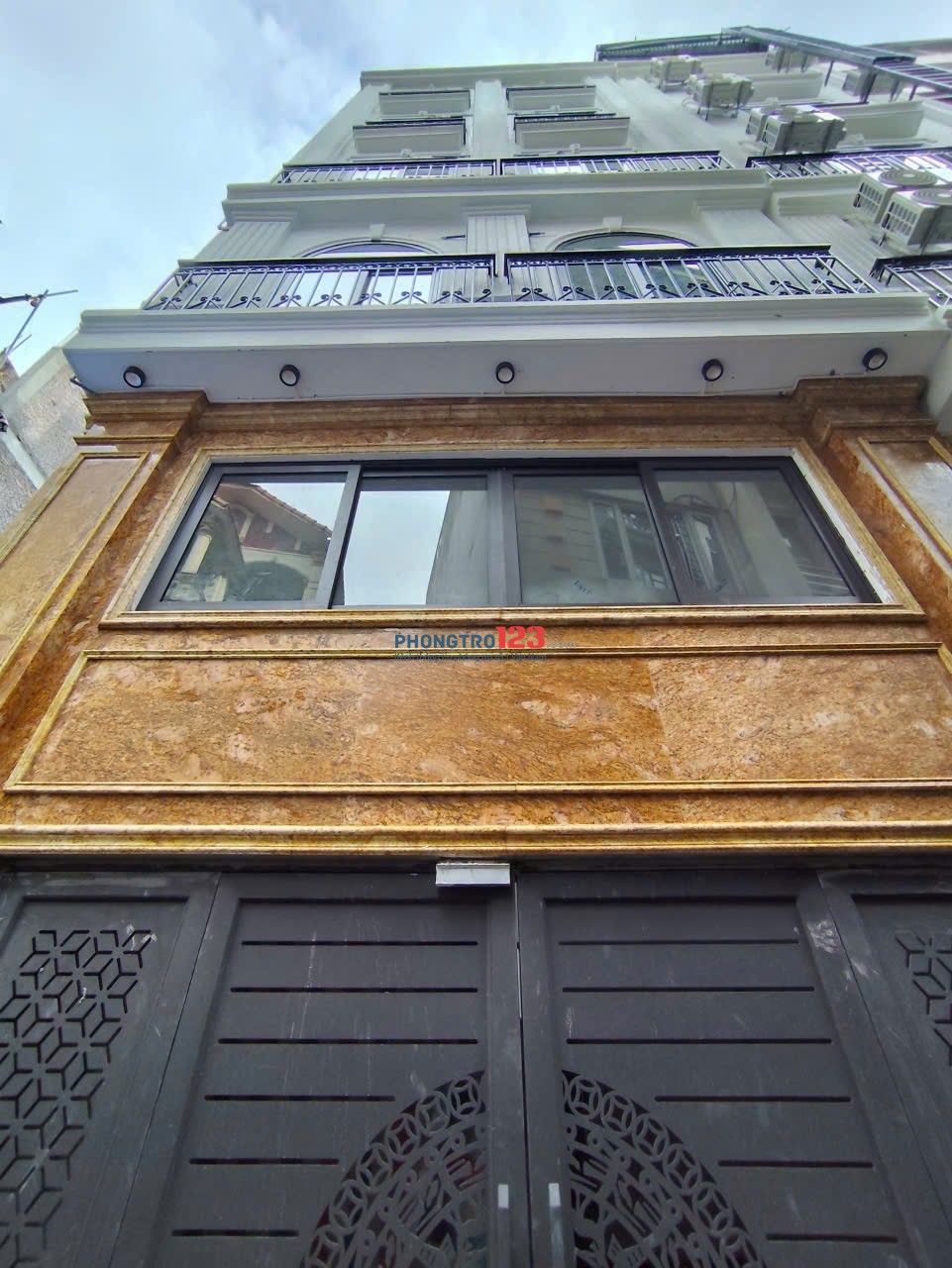 Cho thuê phòng có ban công siêu thoáng