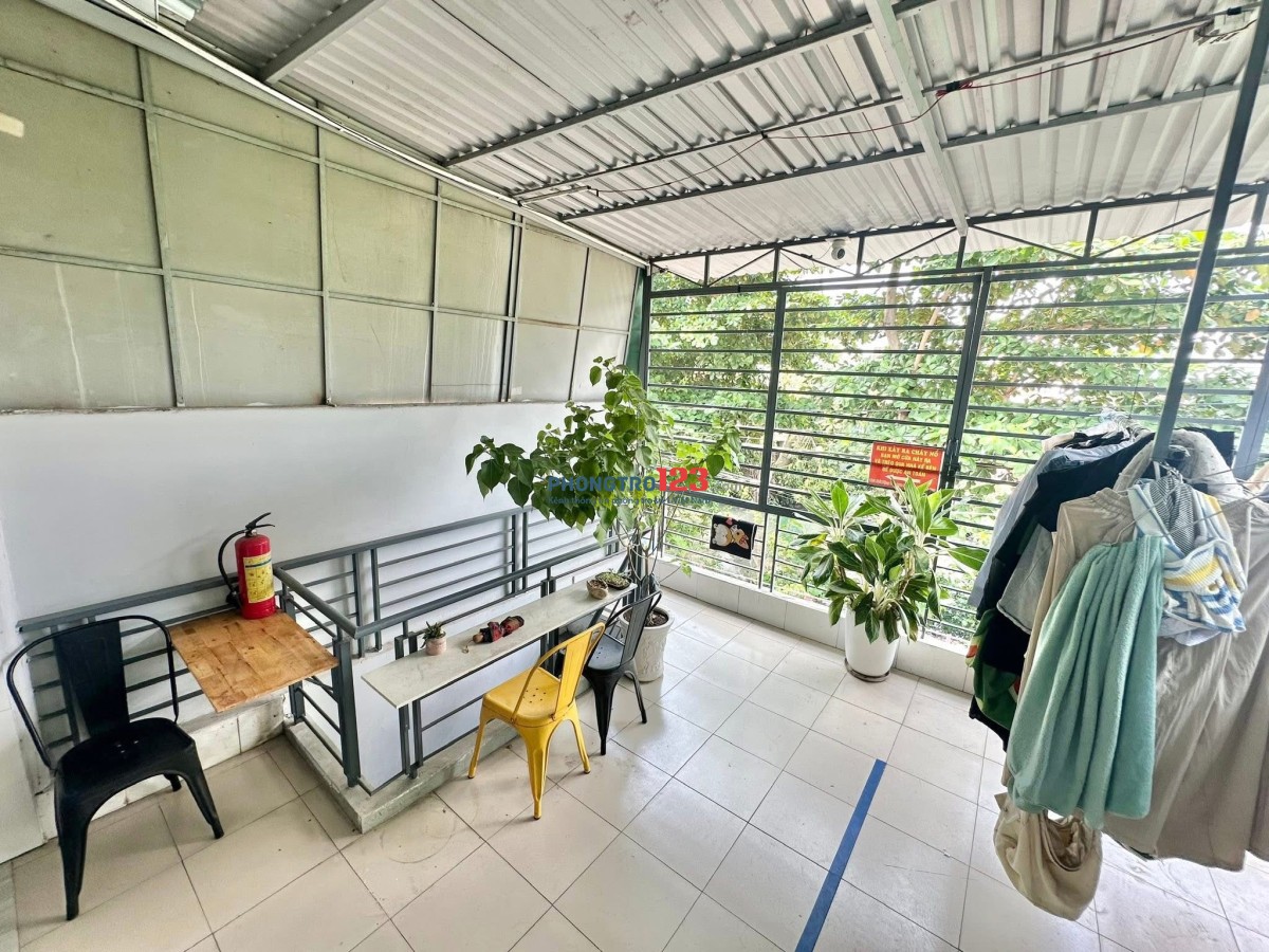 Phòng có gác giá rẻ ở 2 bạn 566/41 Nguyễn Thái Sơn p5 Gò Vấp gần Đại Học Văn Lang