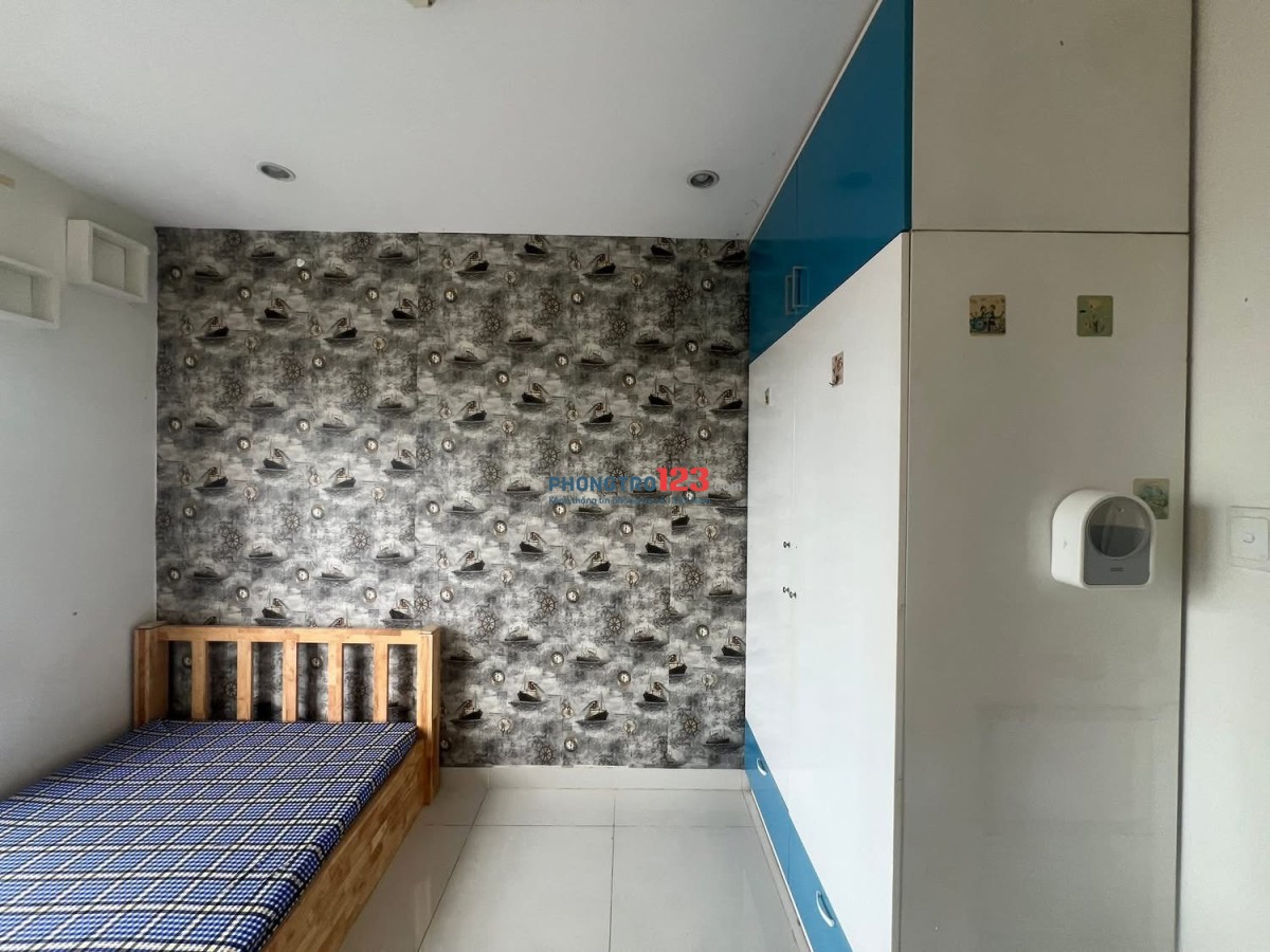 Tìm 1 nam ở ghép Sát bên ĐH Kính Tế, ĐH Văn Hiến