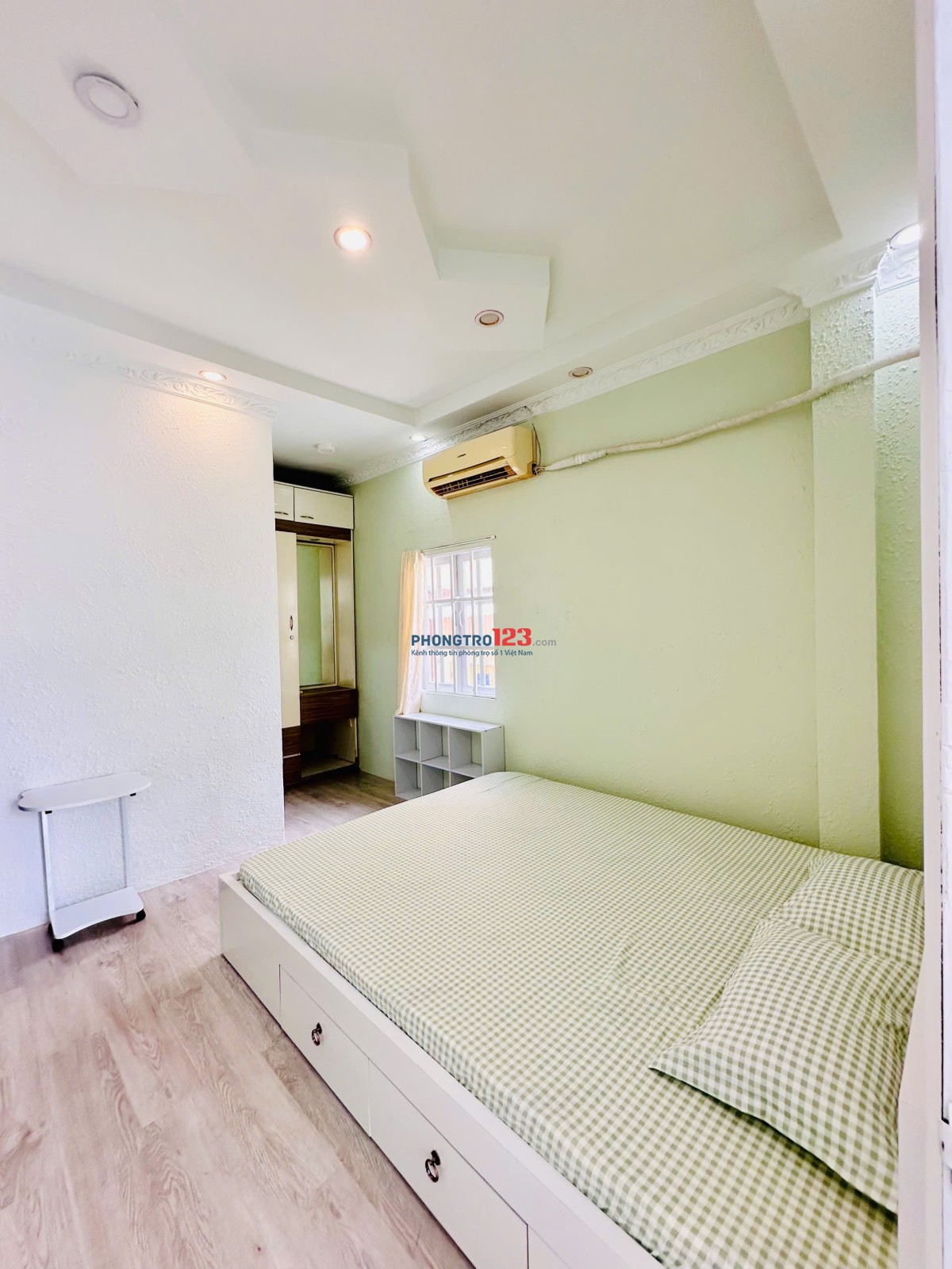 Mình cần pass phòng 30m2 ngay quận 5