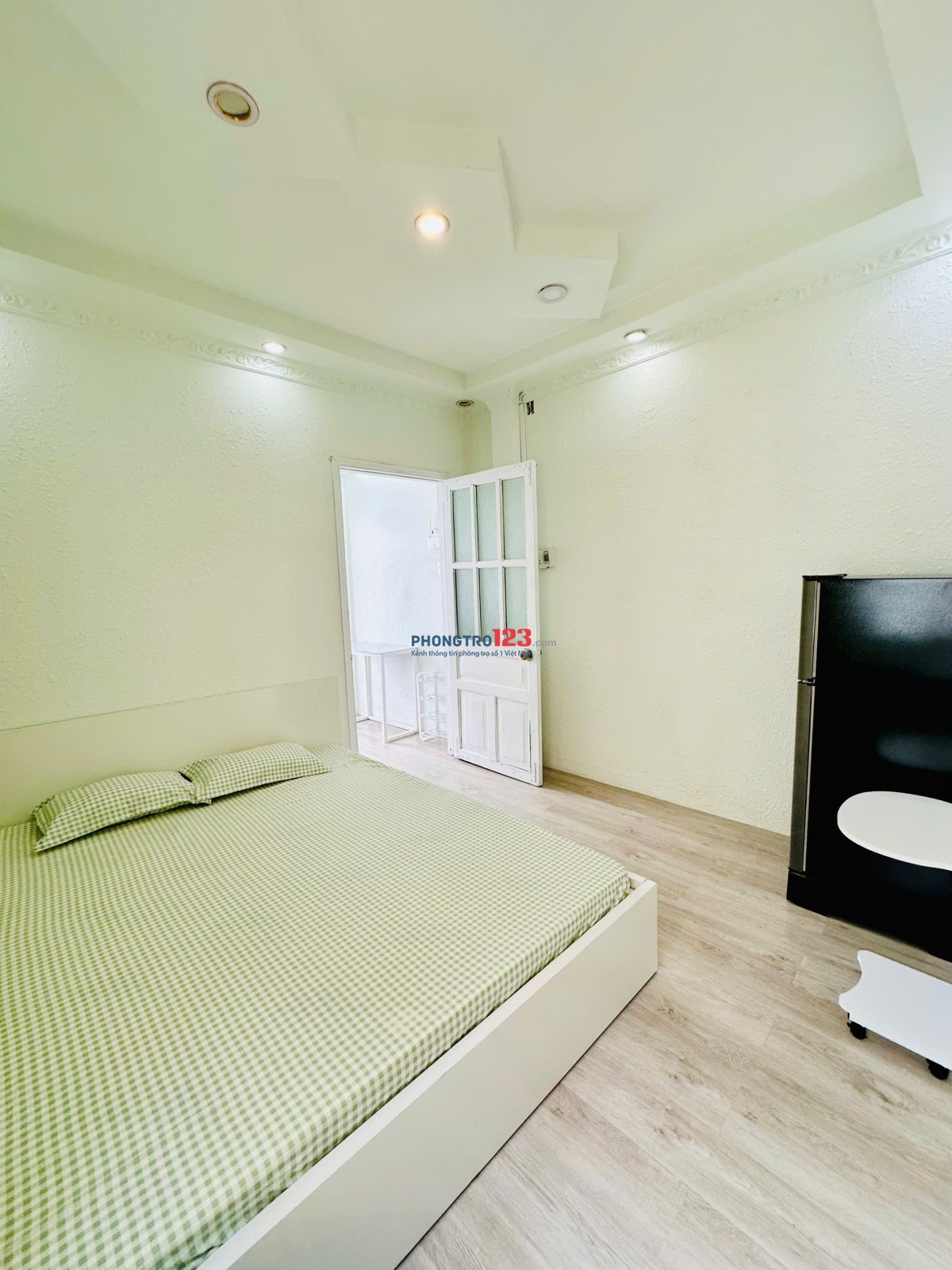 Mình cần pass phòng 30m2 ngay quận 5