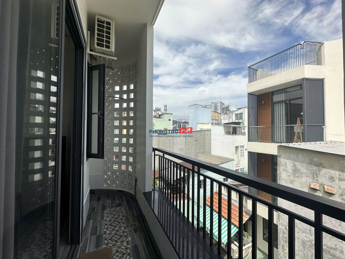 Cho thê phòng trọ ban công máy giặt riêng, gần đường Trường Sa, Quận 3, gần cầu Lê Văn Sỹ