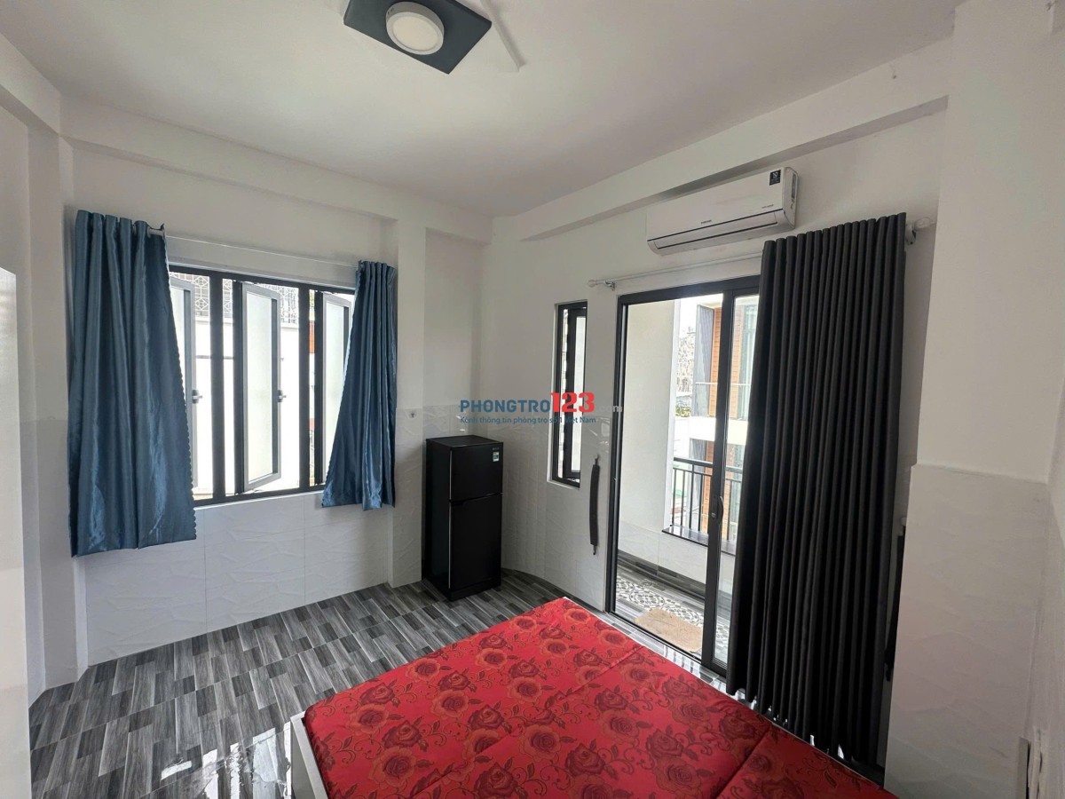 Cho thê phòng trọ ban công máy giặt riêng, gần đường Trường Sa, Quận 3, gần cầu Lê Văn Sỹ