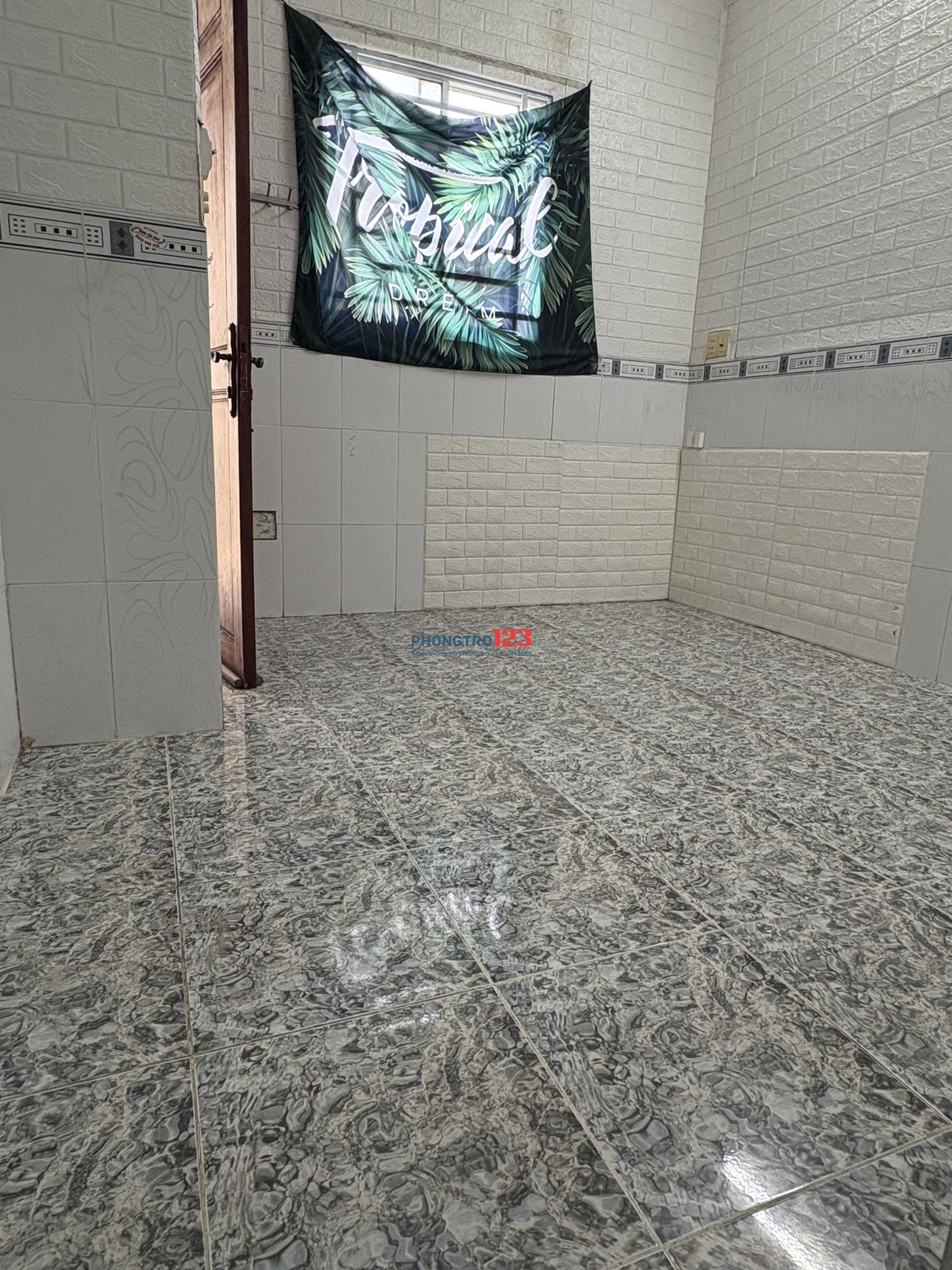 Cho thuê phòng trọ giá rẻ mặt tiền đường Bến Phú Lâm P.9 Q.6