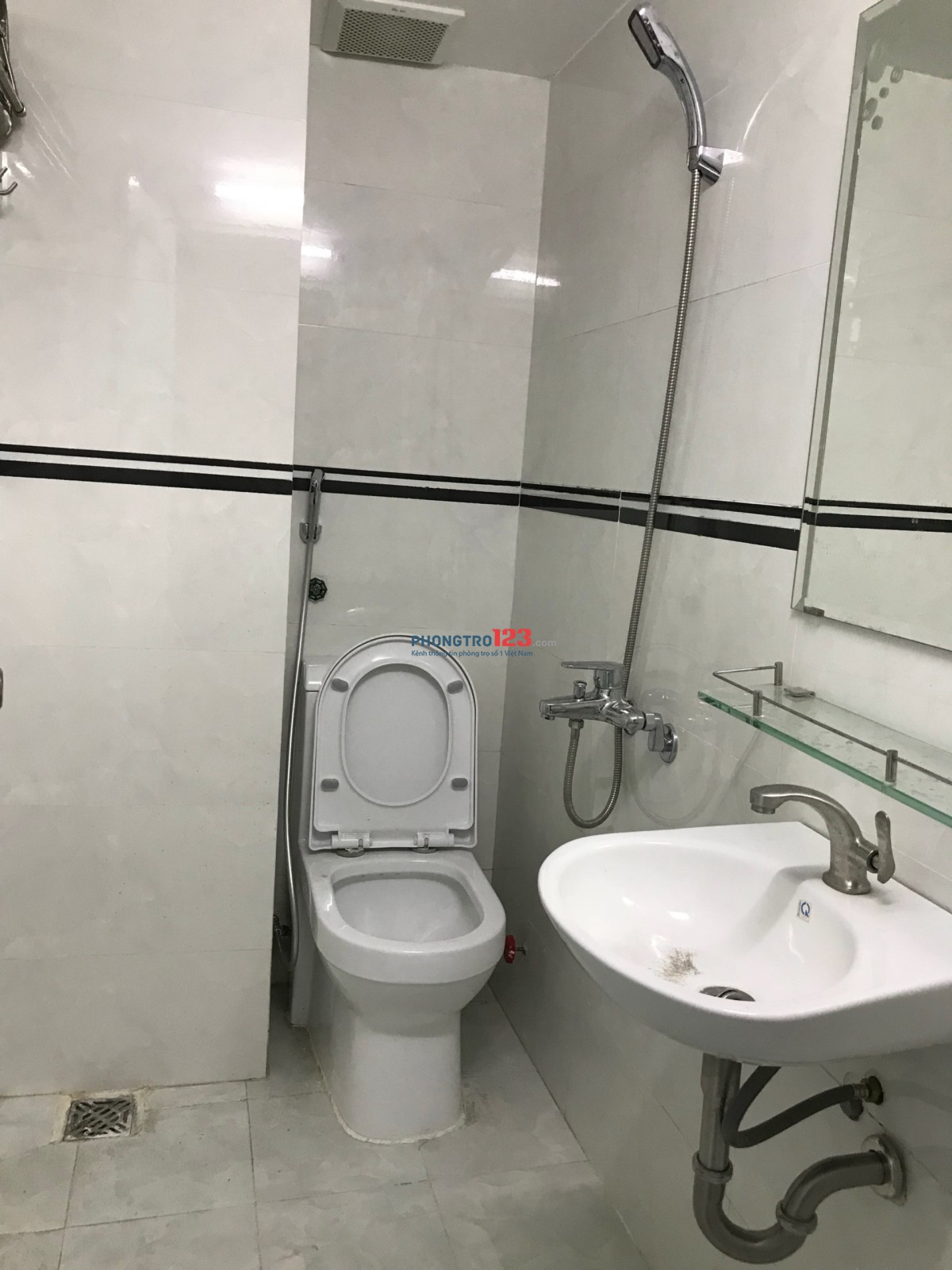 Phòng cho thuê gần chợ Phan Văn Trị, kế bên đại học văn lang cơ sở 2,