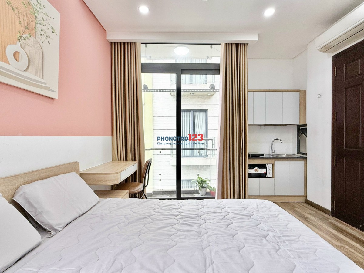 Căn Hộ Studio Full Nội Thất – Ban Công & Cửa Sổ Thoáng Mát – Gần Etown & Sân Bay Tân Sơn Nhất