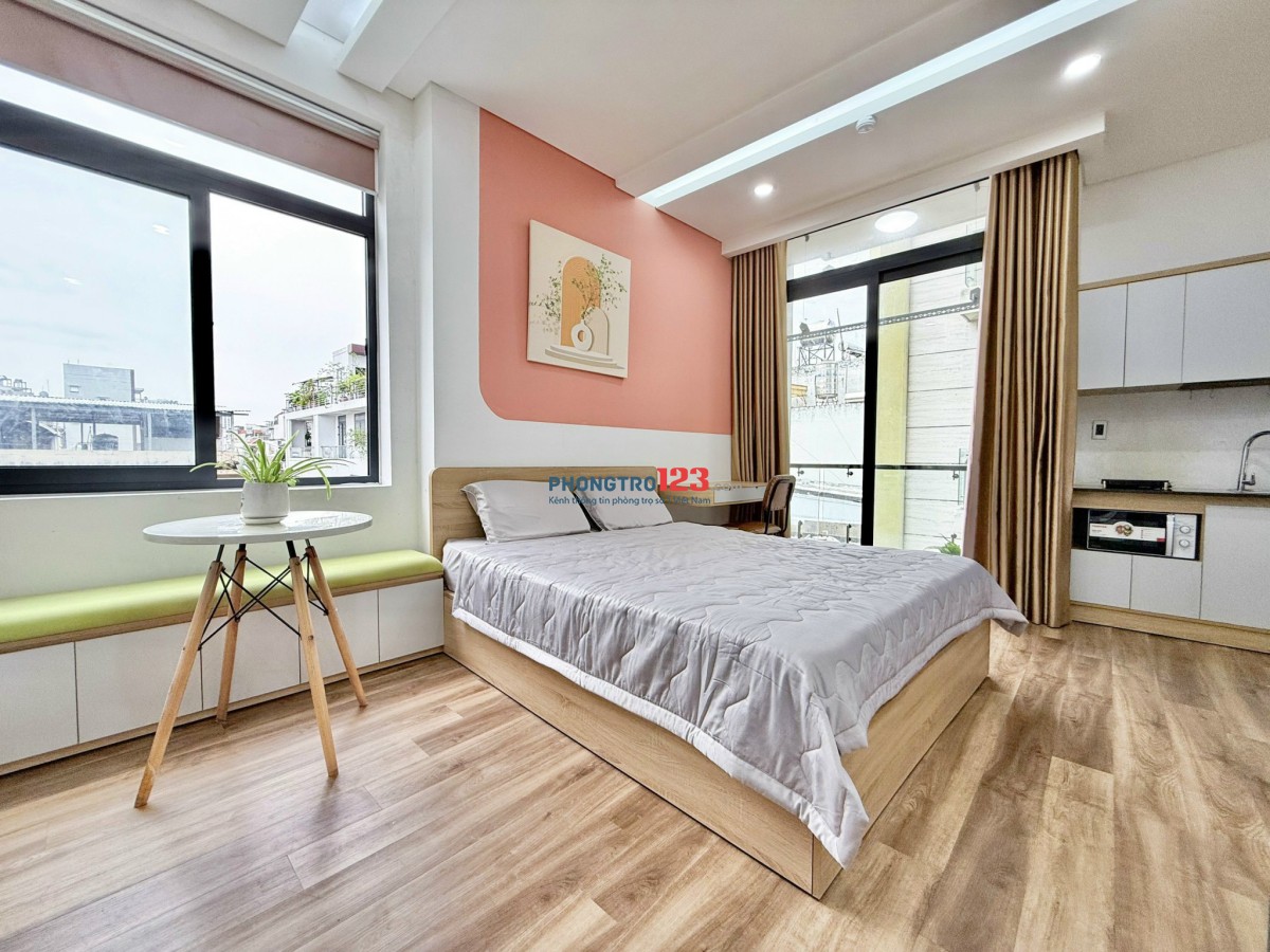 Căn Hộ Studio Full Nội Thất – Ban Công & Cửa Sổ Thoáng Mát – Gần Etown & Sân Bay Tân Sơn Nhất
