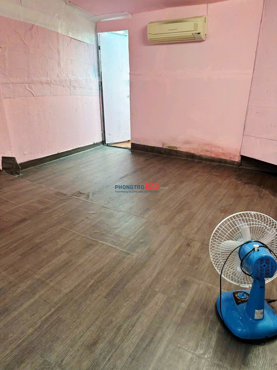 Cho Thuê Phòng Q3, rộng rãi thoải mái, cửa sổ ban công. nội thất.lầu 4.máy lạnh tolet riêng.2tr5