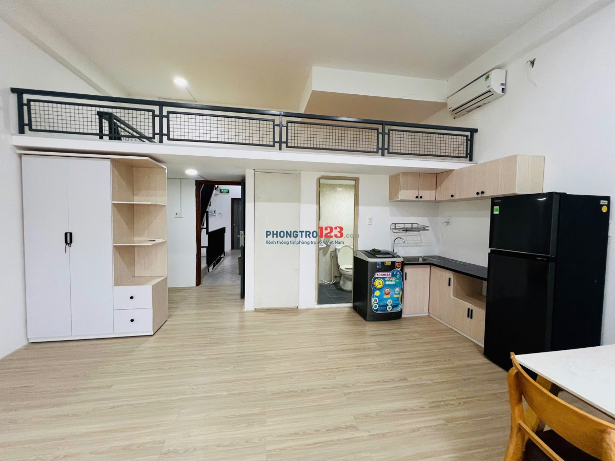 Phòng trọ 1 trệt 1 lầu full nội thất, Cực rộng ở được 3 - 4 người, gần ngã tư Mai Chí Thọ