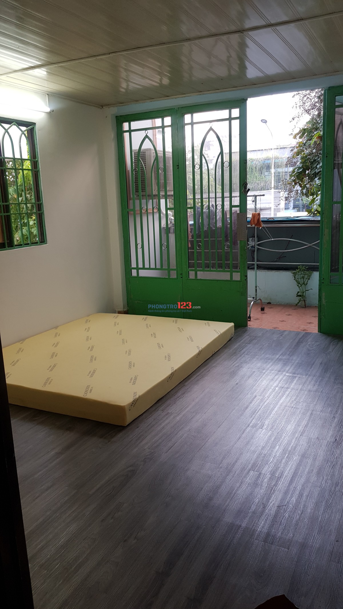 Cho thuê tầng 1 mặt tiền đường Nguyễn Văn Cừ, Phường 2, Quận 5