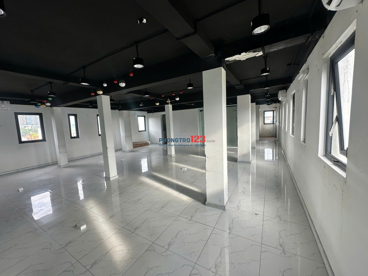 CHO THUÊ VĂN PHÒNG ĐẲNG CẤP HOÀNG DIỆU, QUẬN 4 - 131M² TRÀN NGẬP ÁNH SÁNG & CÂY XANH