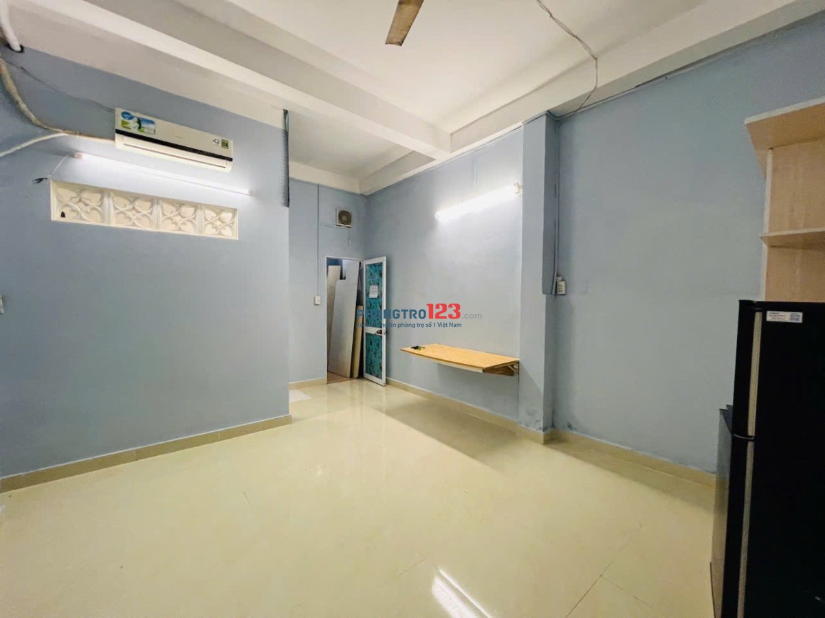 Phòng HUỲNH MẪN ĐẠT ngay cầu thị nghè, hàng xanh, trường sa nguyễn hữu cảnh