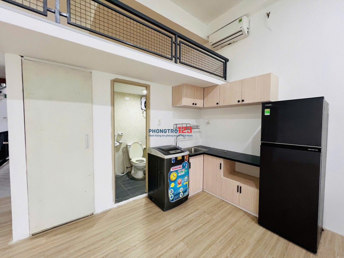 Phòng trọ 1 trệt 1 lầu full nội thất, Cực rộng ở được 3 - 4 người, gần ngã tư Mai Chí Thọ