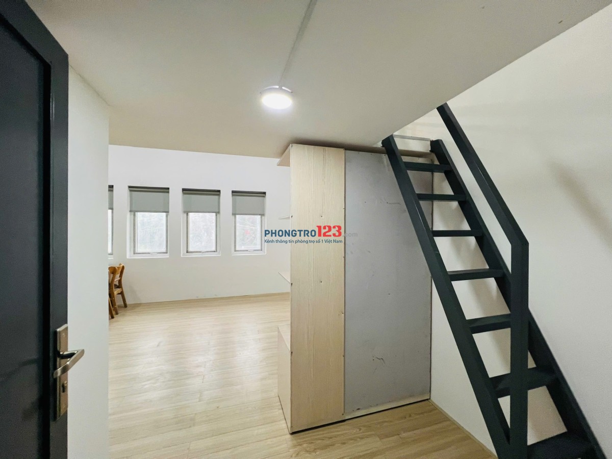 Phòng trọ 1 trệt 1 lầu full nội thất, Cực rộng ở được 3 - 4 người, gần ngã tư Mai Chí Thọ