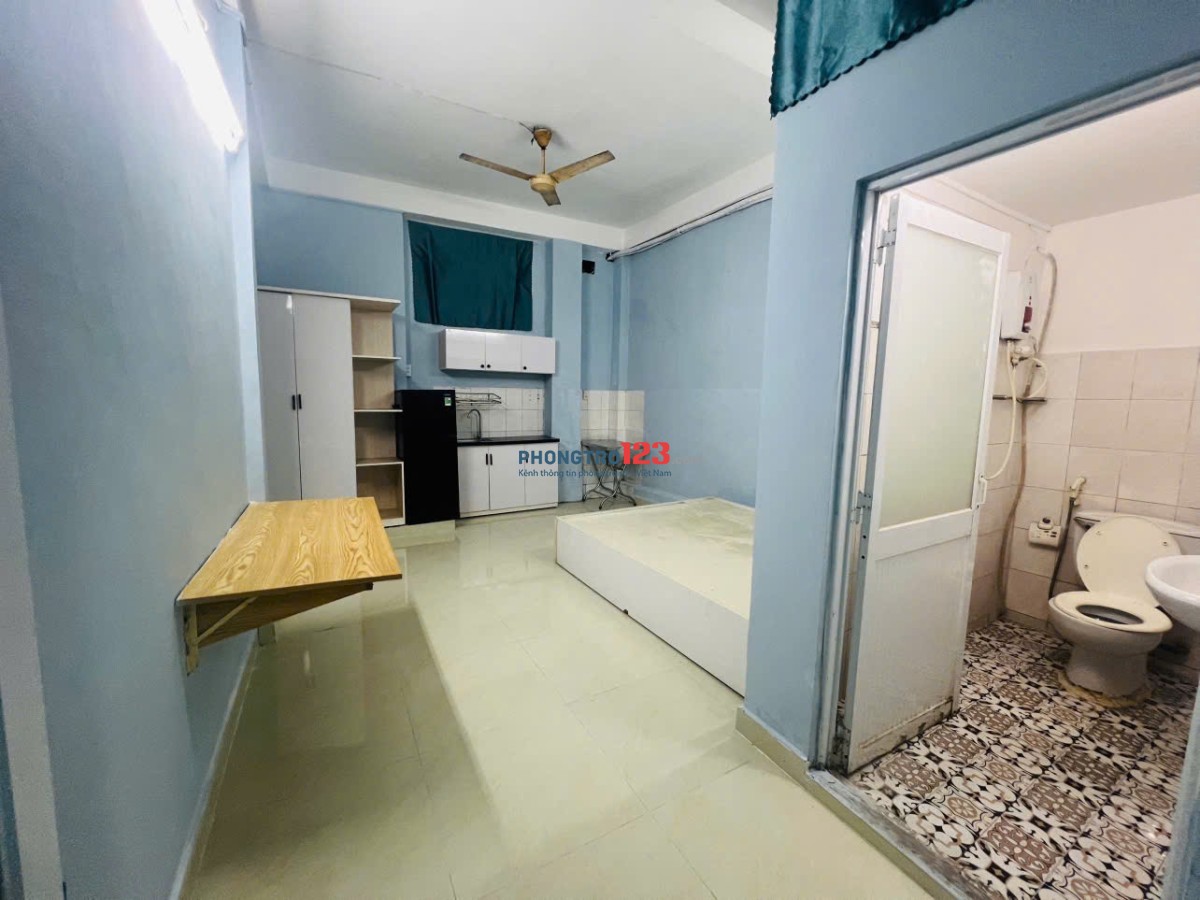 Phòng HUỲNH MẪN ĐẠT ngay cầu thị nghè, hàng xanh, trường sa nguyễn hữu cảnh