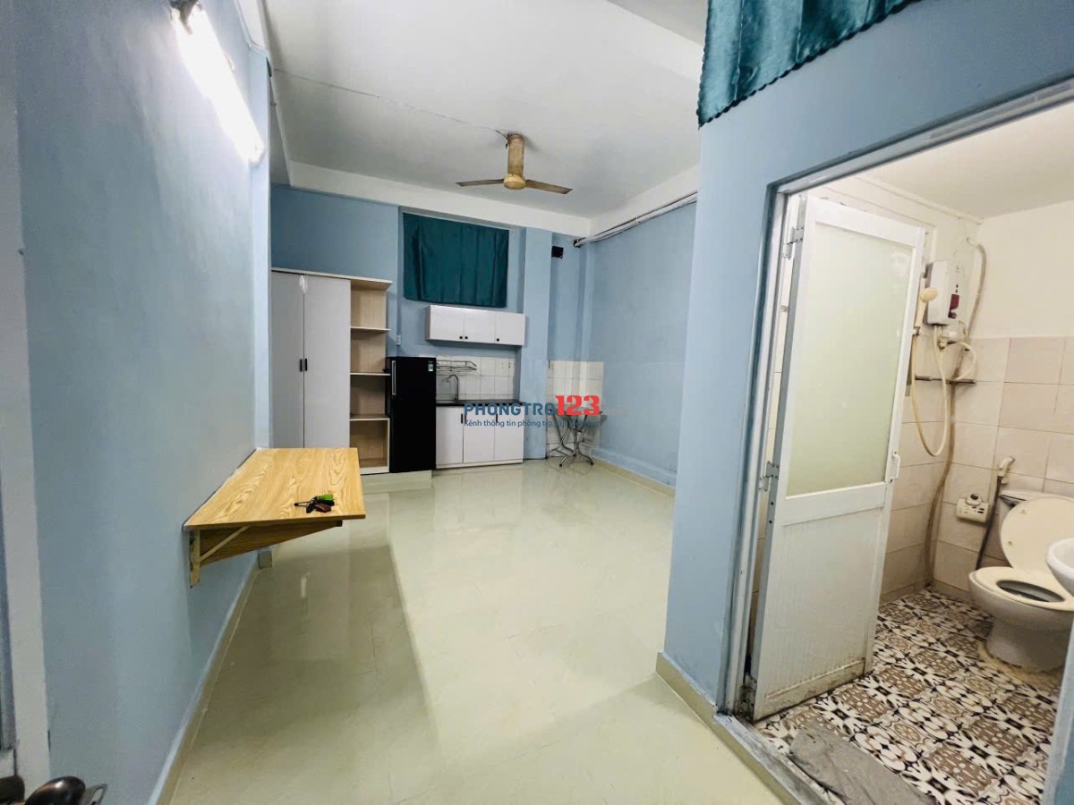 Phòng HUỲNH MẪN ĐẠT ngay cầu thị nghè, hàng xanh, trường sa nguyễn hữu cảnh