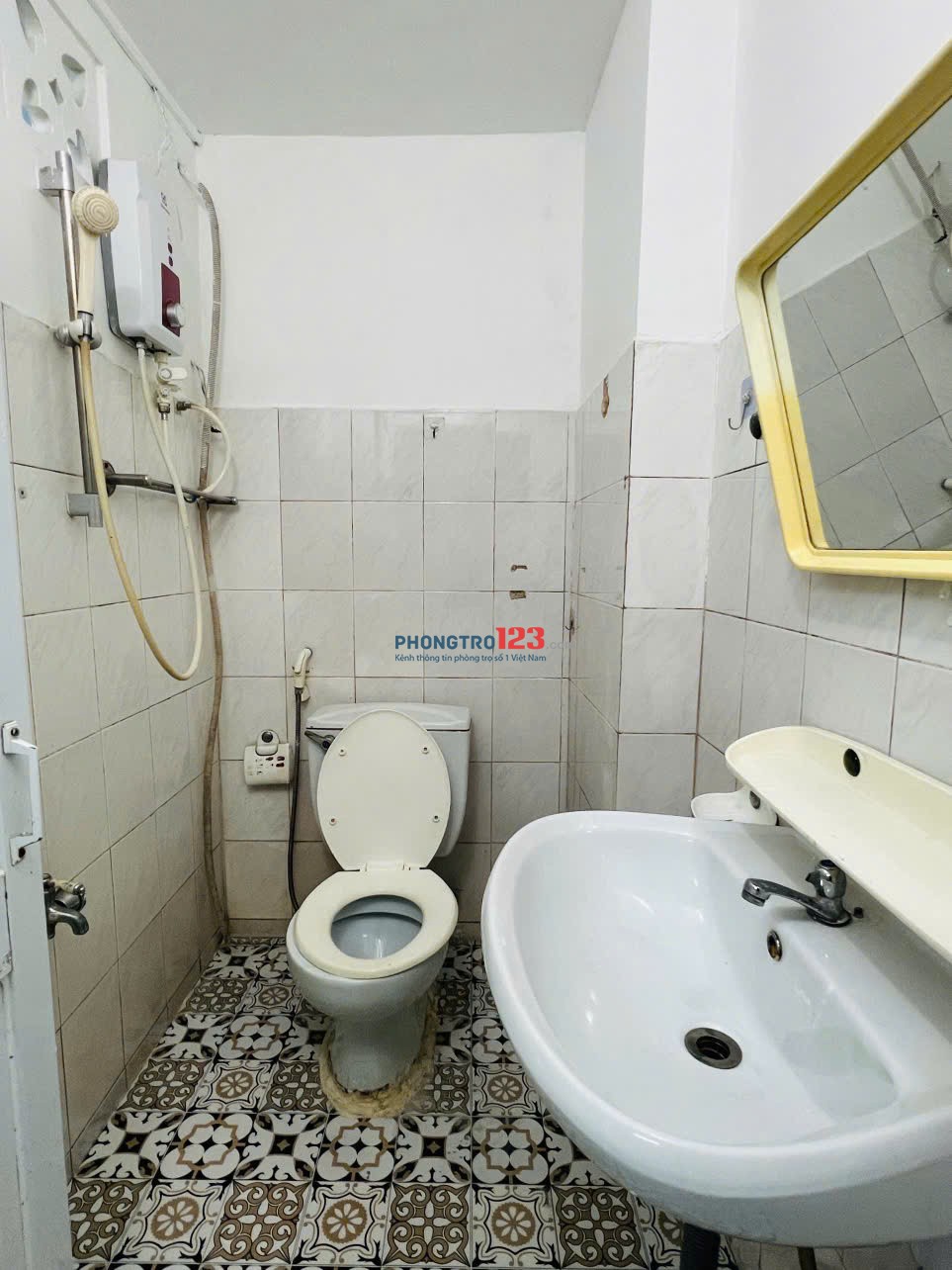 Phòng HUỲNH MẪN ĐẠT ngay cầu thị nghè, hàng xanh, trường sa nguyễn hữu cảnh