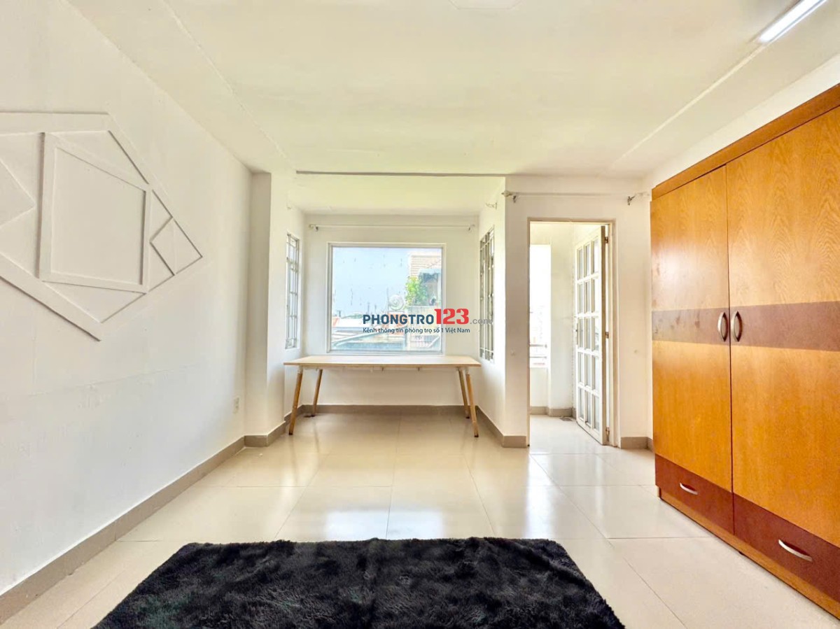 PHÒNG BAN CÔNG FULL NT NGAY ĐÀO DUY ANH