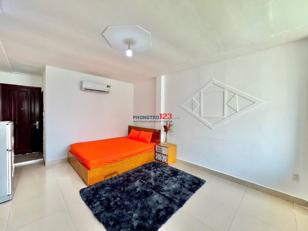 PHÒNG BAN CÔNG FULL NT NGAY ĐÀO DUY ANH